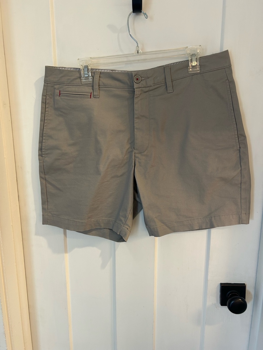 UNTUCKit Men’s Gray-Beige Chino Bermuda Shorts